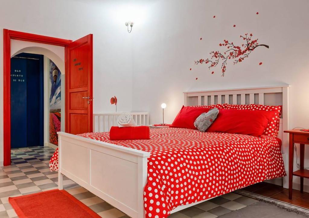 Bed And Colors Apartment Rome Room photo